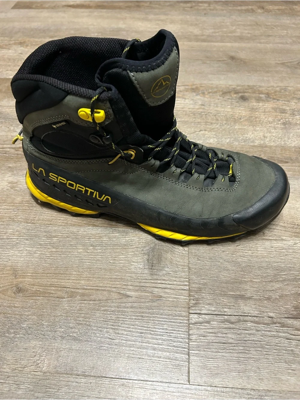 La Sportiva TX5 Men’s Size 10 Olive Yellow Hiking Climbing Gore-Tex Vibram Boots